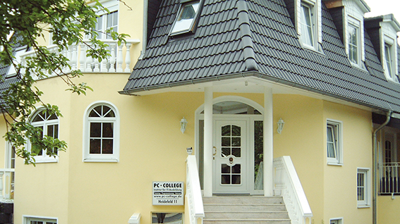 PC-COLLEGE in Potsdam / Kleinmachnow. 